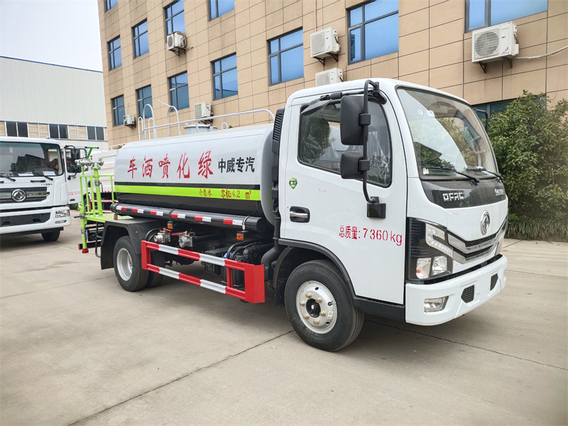 国六多利卡5吨蓝牌洒水车